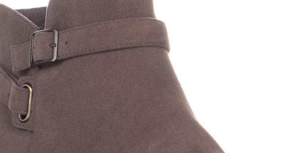 Botas femininas Giani Bernini Dorii de couro com bico amendoado, tamanho 6,5 M, cinza