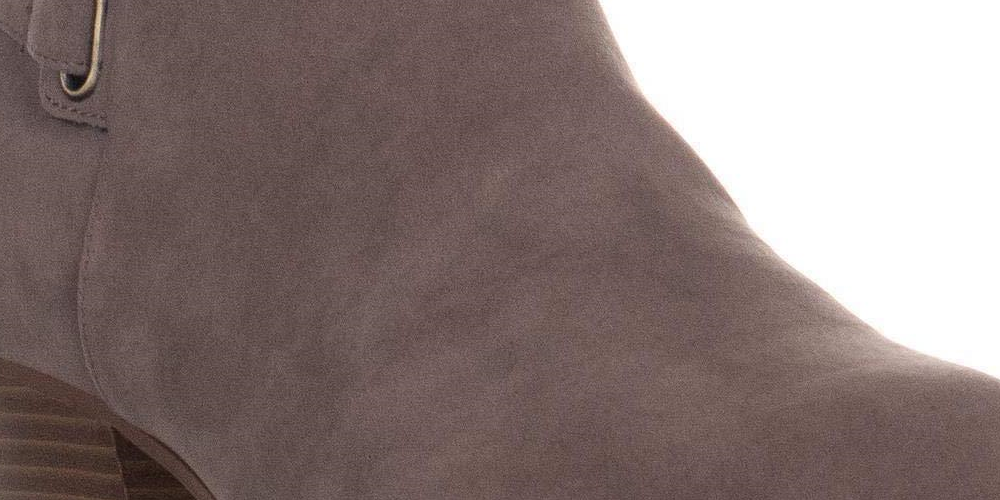 Botas femininas Giani Bernini Dorii de couro com bico amendoado, tamanho 6,5 M, cinza