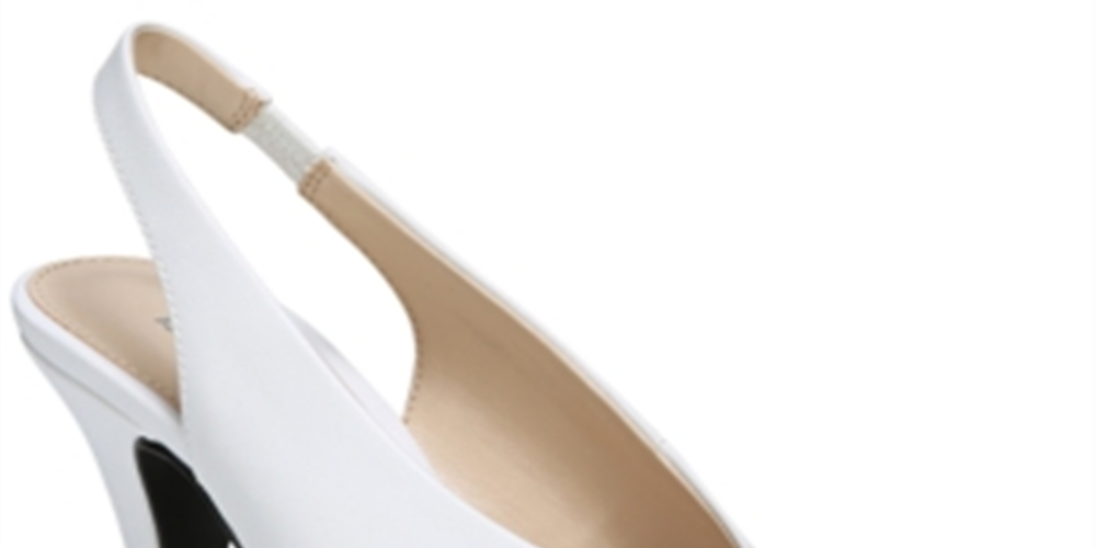Bar III Tanya bico fino feminino, salto clássico, branco, tamanho 8M