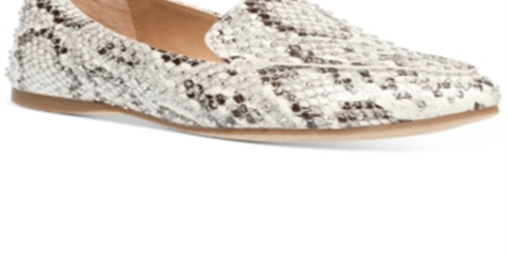 Steve Madden Mocassim Feminino com Estampa de Cobra, Biqueira Mocassim, Ponta Fina, com Tachas, Branco, Tamanho 11 M