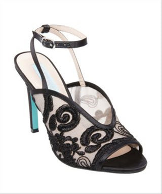 Sandália feminina Steve Madden Lula bordada com tiras cruzadas, tamanho 8 M, cor marfim