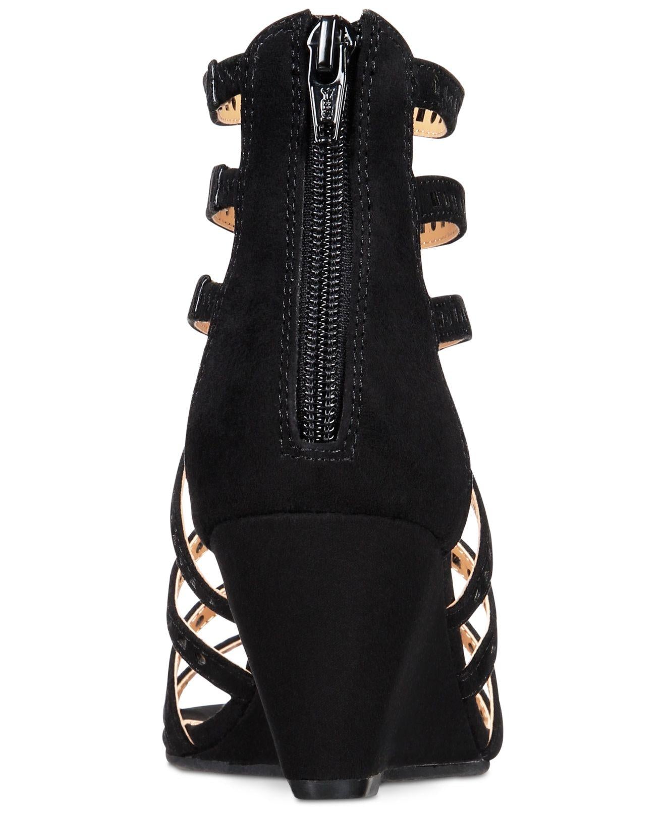 Sandálias femininas Harriette Wedge da Material Girl, pretas, 6,5 m
