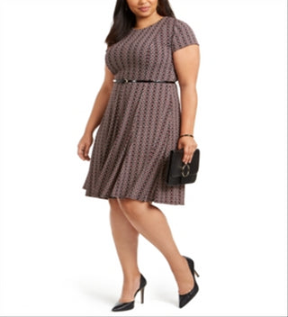 Vestido feminino plus size com cinto e estampa bufante Jessica Howard, preto, tamanho 20W