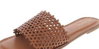 Sandálias rasteiras femininas XOXO Rachad de couro sintético, tamanho 7M, bege