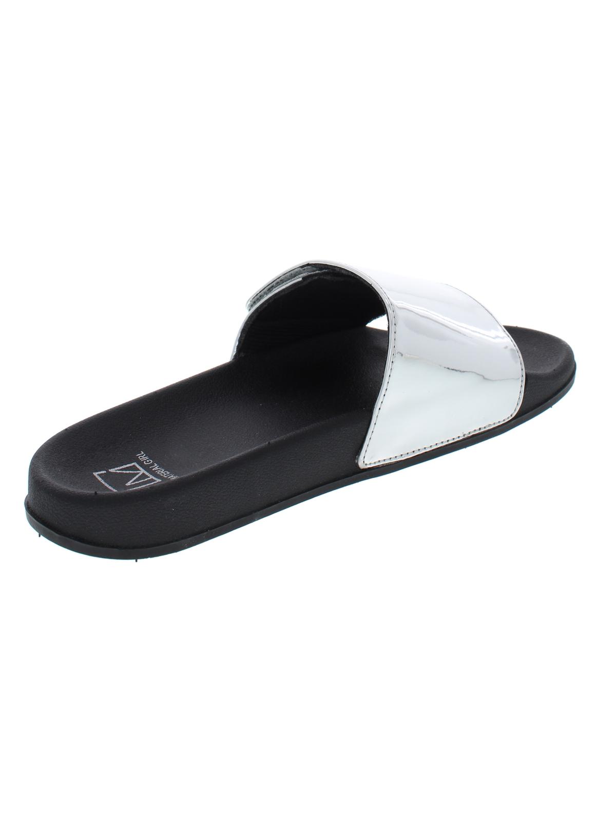 Material Girl Tobogã Feminino Paige Espelhado Plano Cinza Tamanho 6M