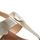 Sandálias femininas Tommy Hilfiger King de couro com bico aberto e tira no tornozelo, tamanho dourado 7,5