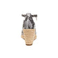 Nanette Lepore Sandálias femininas Quirky de couro Peep Toe casuais com tira no tornozelo, cinza, tamanho 8,5