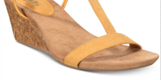 Sandálias plataforma casuais femininas Style &amp; Co. Mulan com bico aberto, amarelas, tamanho 10 M