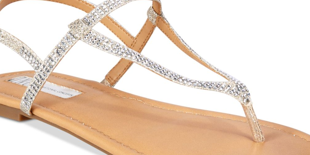 Sapatos femininos INC International Concepts com bico dividido em tecido, tamanho 5,5, prateados