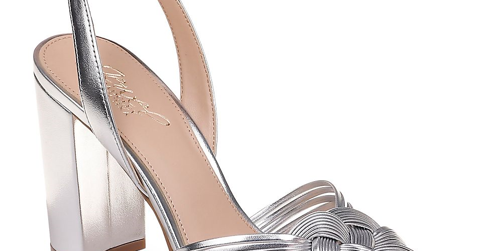 Sandália feminina Jewel Badgley Mischka com salto bloco e nó Krystal, tamanho 6 M, prateada