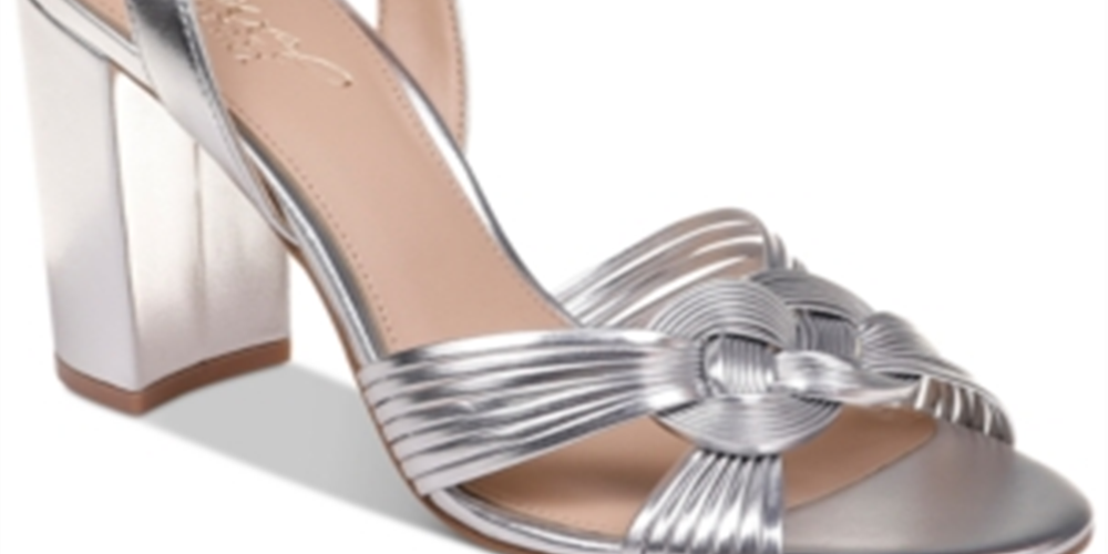 Sandália feminina Jewel Badgley Mischka com salto bloco e nó Krystal, tamanho 6 M, prateada