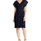Vestido feminino Ralph Lauren com renda bordada, manga pétala, decote em V, comprimento até o joelho, azul, tamanho 4