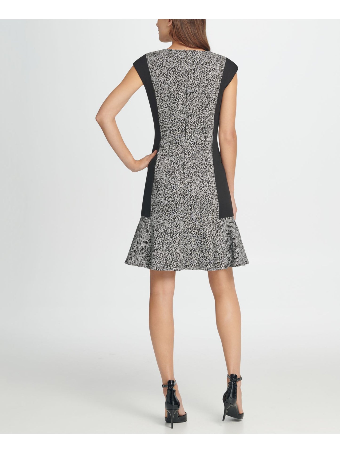 Vestido feminino DKNY com babados e estampa de bloco de cores Millenium, preto, tamanho 10