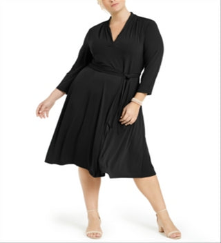 Vestido feminino plus size com decote em V e cinto, preto, tamanho 0X