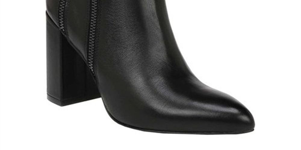Bota feminina Fergie Enigma Block Heel, preta, tamanho 9,5 m