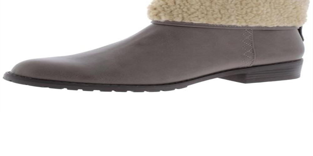 Botas femininas estilo &amp; co Bettey Fold Over de pele sintética marrom tamanho 9 M
