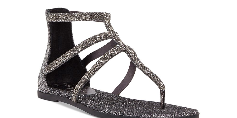 Sandália feminina Jessica Simpson Cammie Thong, prateada, tamanho 5,5 M
