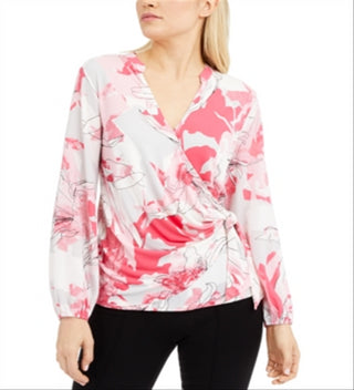 Blusa feminina Alfani com estampa floral e sobrepeliz rosa, tamanho P