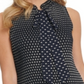 Blusa plissada com estampa de bolinhas e decote redondo DKNY feminina, azul
