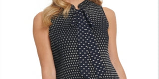 Blusa plissada com estampa de bolinhas e decote redondo DKNY feminina, azul