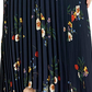Saia plissada com bainha assimétrica Surreal Garden feminina Vince Camuto - Azul-marinho, tamanho P
