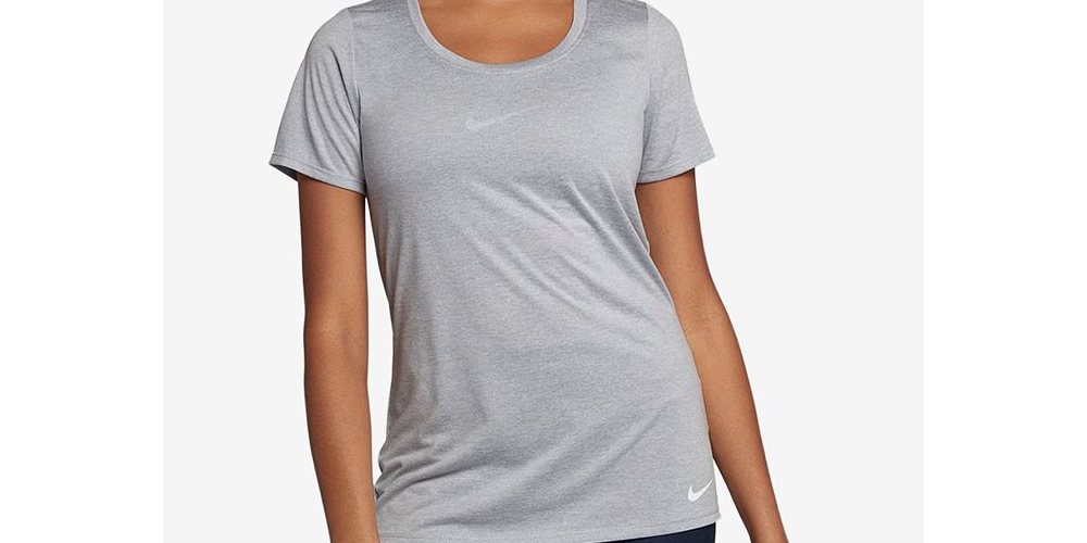 Camiseta Nike Dri-Fit Yoga Feminina Vermelha Tamanho Médio