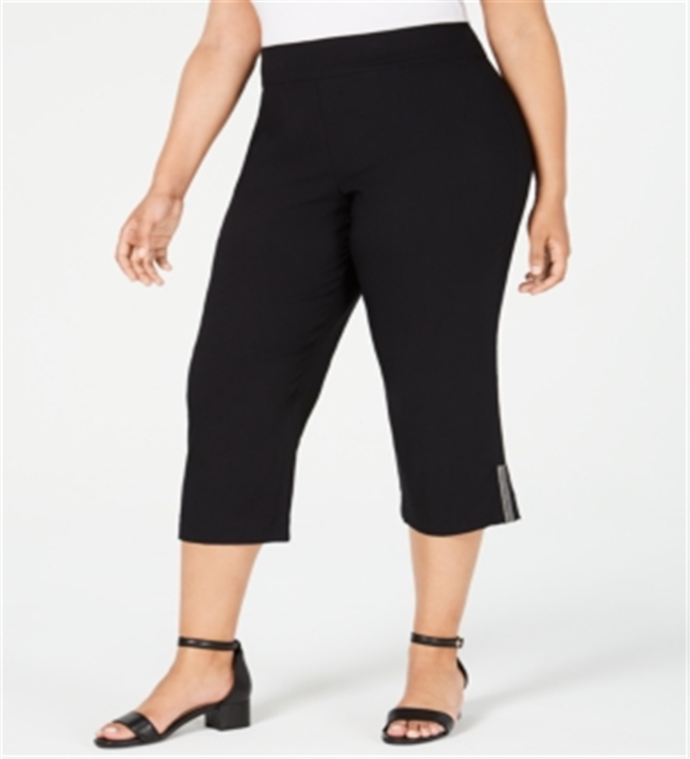 Calça Capri Feminina Plus Size com Barra Embelezada JM Collection Preta Escura Tamanho -0X