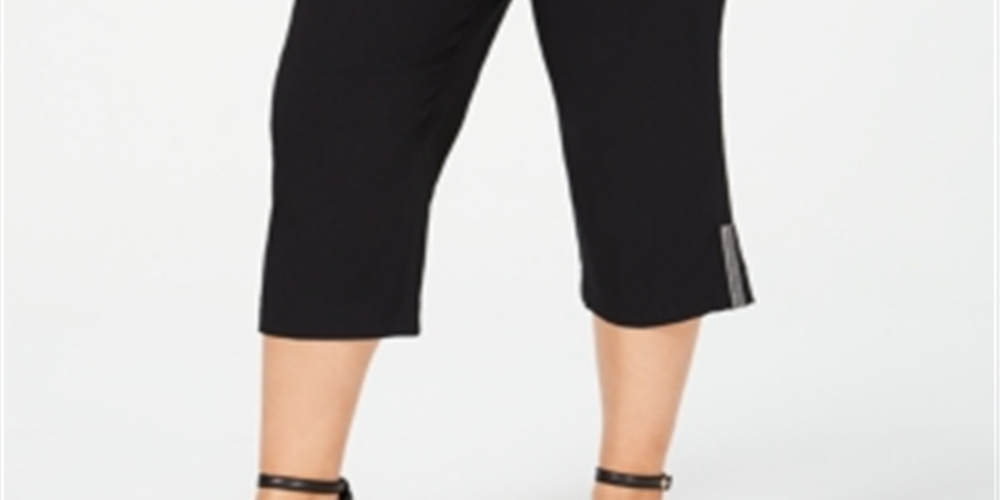 Calça Capri Feminina Plus Size com Barra Embelezada JM Collection Preta Escura Tamanho -0X