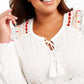 Blusa feminina estilo &amp; co plus size bordada com amarração no pescoço, branca, tamanho 3X