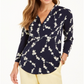 Top feminino estampado com decote em V Charter Club, azul, tamanho pequeno