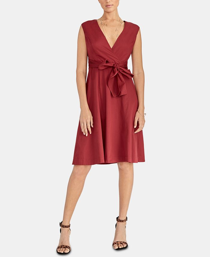 Vestido feminino Rachel Roy sem mangas com decote em V e comprimento até o joelho, tamanho 8, vermelho