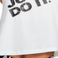 Camiseta regata feminina Nike com estampa de logotipo, sem mangas, gola redonda, branca, tamanho pequeno