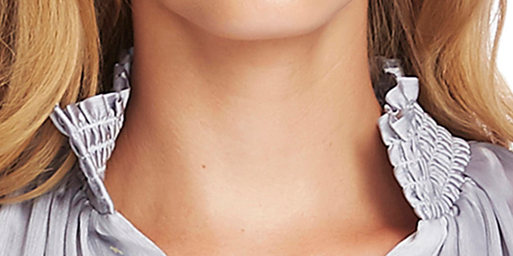 Blusa feminina Vince Camuto para escritório, tamanho XS, prateada