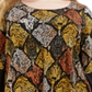 Blusa feminina Alfani com estampa e bainha em V, amarela, tamanho 2X