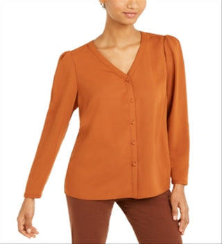 Blusa feminina Alfani com decote em V, marrom, tamanho médio