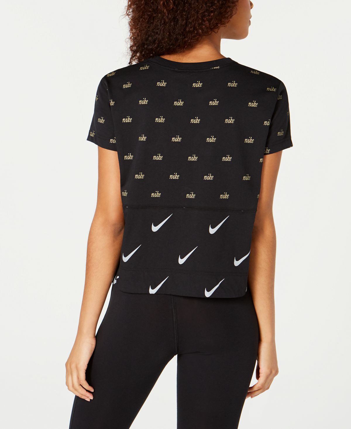 Camiseta metálica de manga curta preta tamanho pequeno