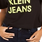 Camiseta jeans feminina Calvin Klein cropped com logo preta tamanho GG