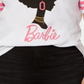 Camiseta feminina com estampa gráfica da Barbie Love Tribe - Branca, tamanho 2X