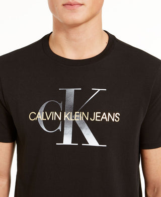 Camiseta Calvin Klein Masculina Jeans com Logotipo Metálico em Algodão - Preta Tamanho XX-G