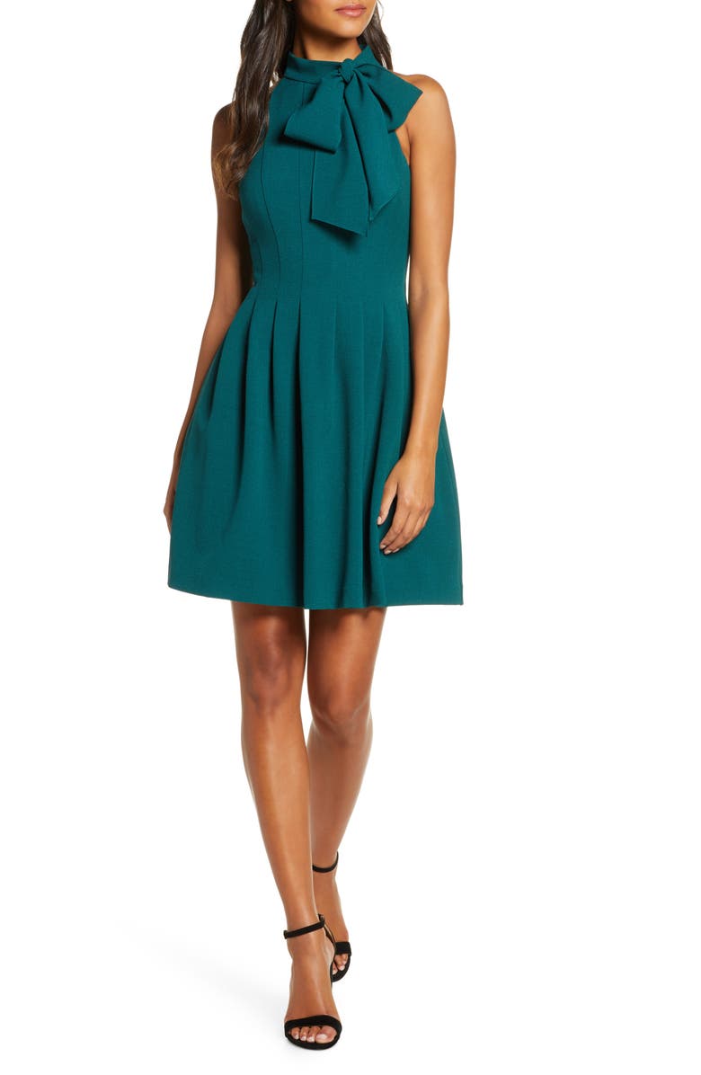 Vestido feminino Vince Camuto com decote em arco e ajuste evasê, verde, tamanho 4