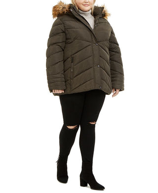 Casaco acolchoado com capuz e acabamento em pele sintética Madden Girl Junior's Plus, verde, tamanho 3X