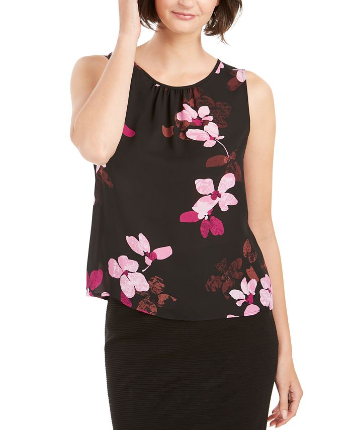 Blusa feminina Nine West com estampa floral e gola franzida, preta, tamanho extragrande
