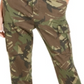 Calça cargo feminina Guess com estampa camuflada, verde, tamanho 27