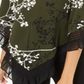 Blusa feminina Alfani com estampa de renda e acabamento verde, tamanho P