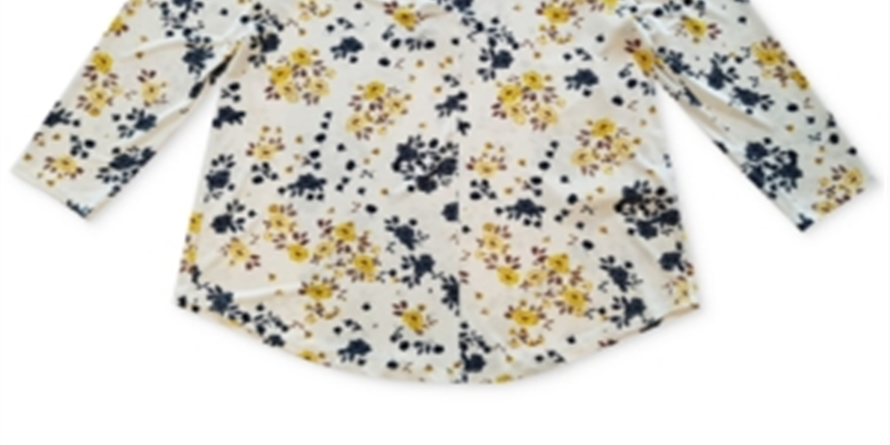 Blusa feminina floral com manga 3/4, branca, tamanho médio