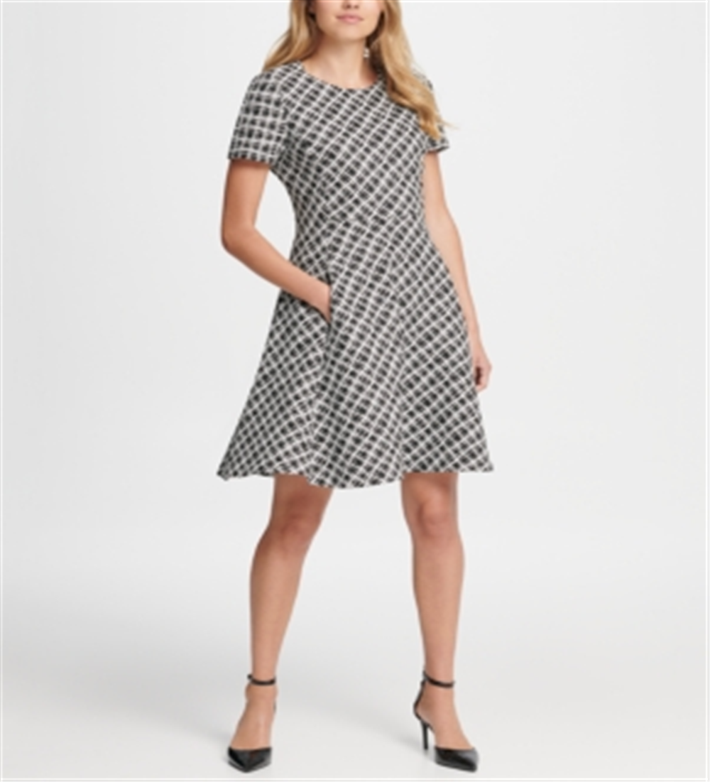 Vestido feminino DKNY Wavey Plaid manga curta ajuste flare preto tamanho 14