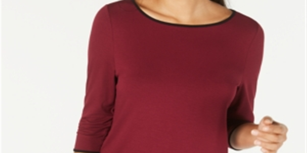 Camiseta feminina Alfani com debrum e manga 3/4, tamanho Malbec - Médio