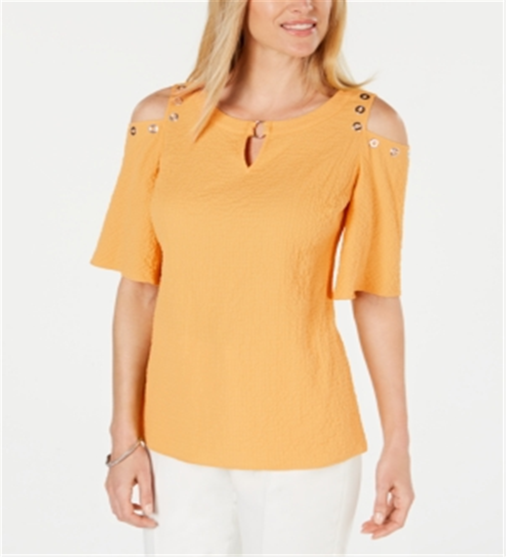 Blusa feminina com textura amassada e ombros descobertos, tamanho médio, amarela, da coleção JM