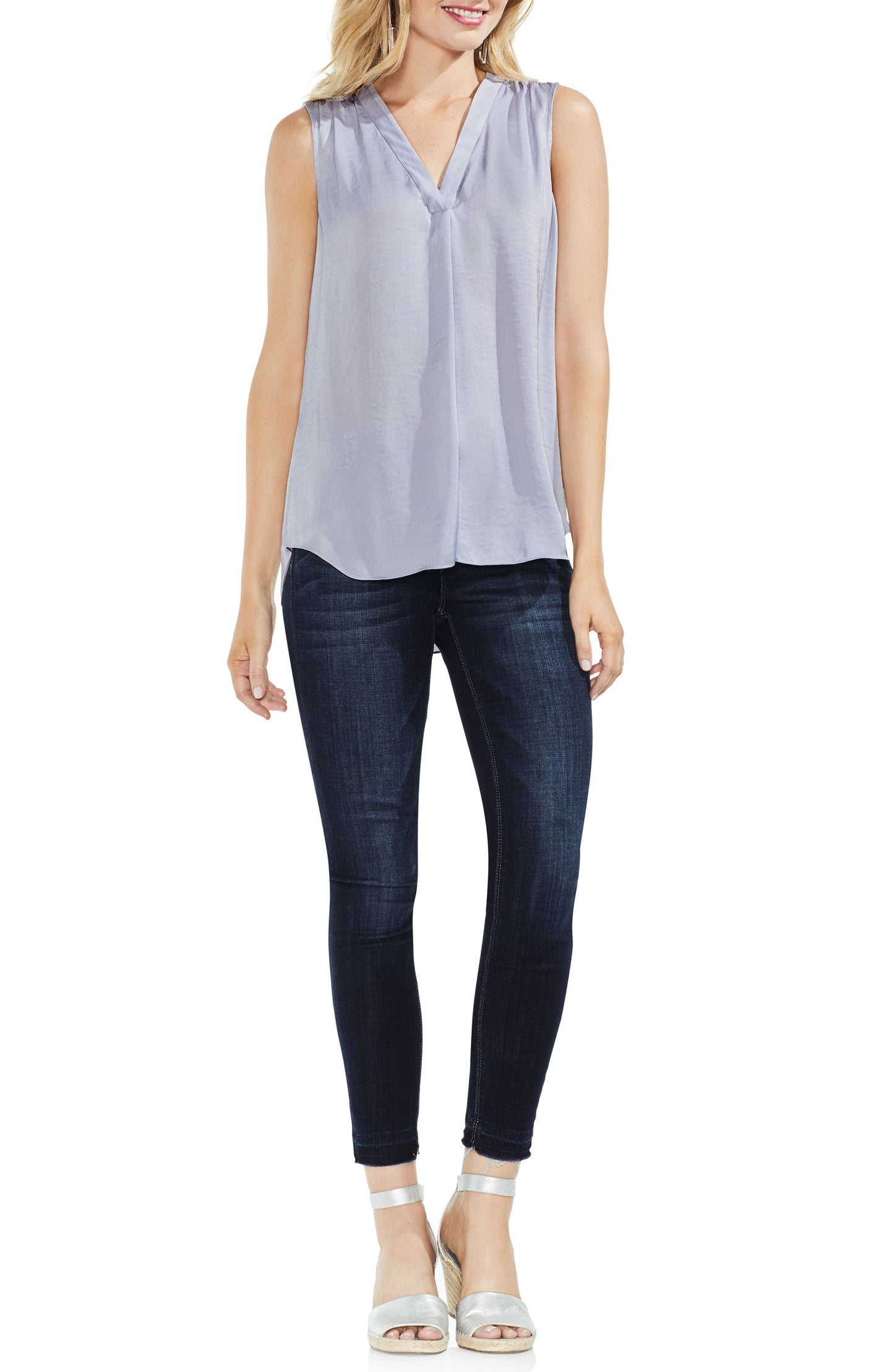 Blusa feminina Vince Camuto sem mangas com decote em V e babados - Roxa, tamanho P