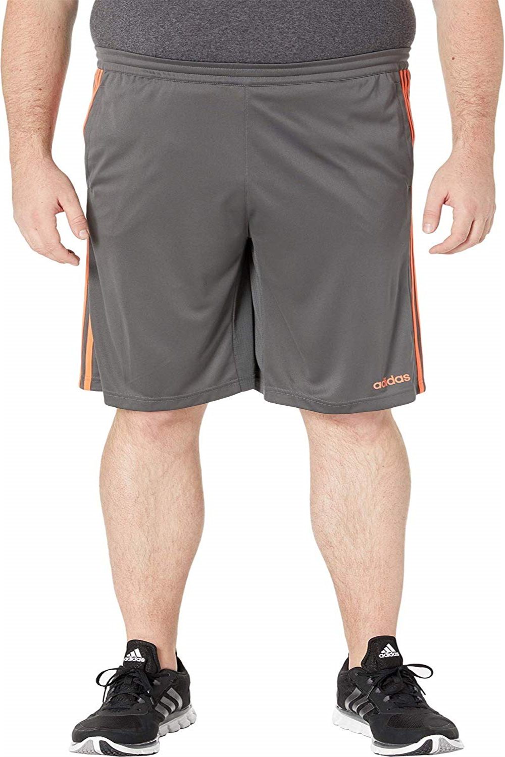 Shorts esportivos Adidas masculino com listras laterais ClimaCool cinza, tamanho XX-G